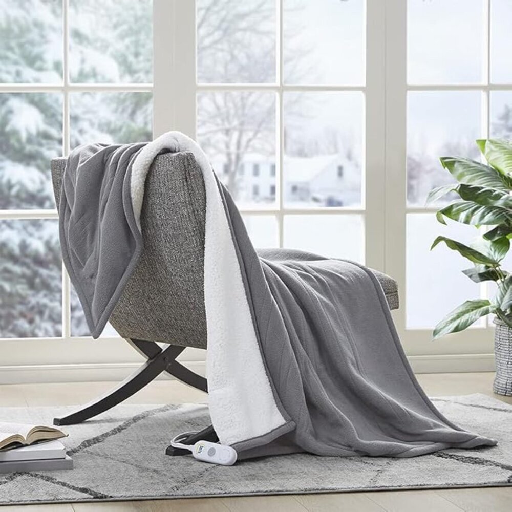 Serta Heated Throw Blanket - Reversible Fleece to Sherpa Electric Blanket BNIP